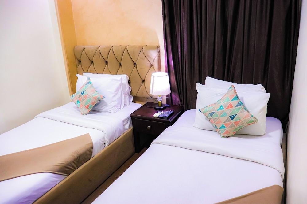 Sunrise Pyramids Inn