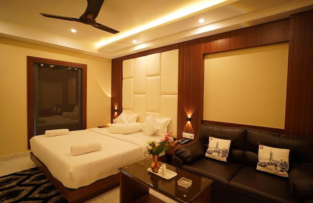 Royal Palace Beach Resort