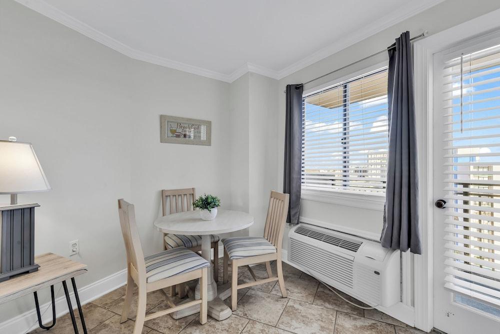 Bluewater Resort 1208