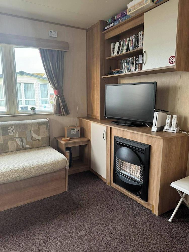 3 bed With Balcony on Lido Beach