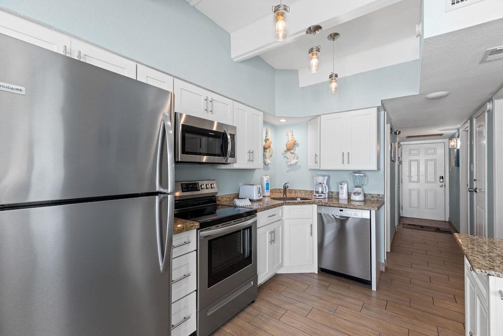 Aquarius Condo 606 2 Bedroom Condo