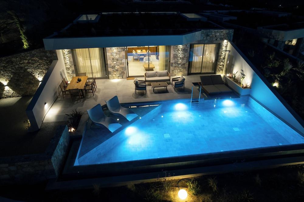 Akres Luxury Sea View Villas