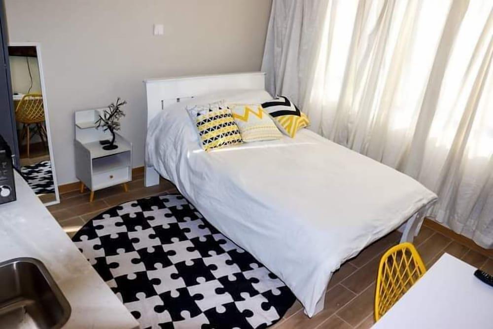 Lux Suites Indesign Park Apartments