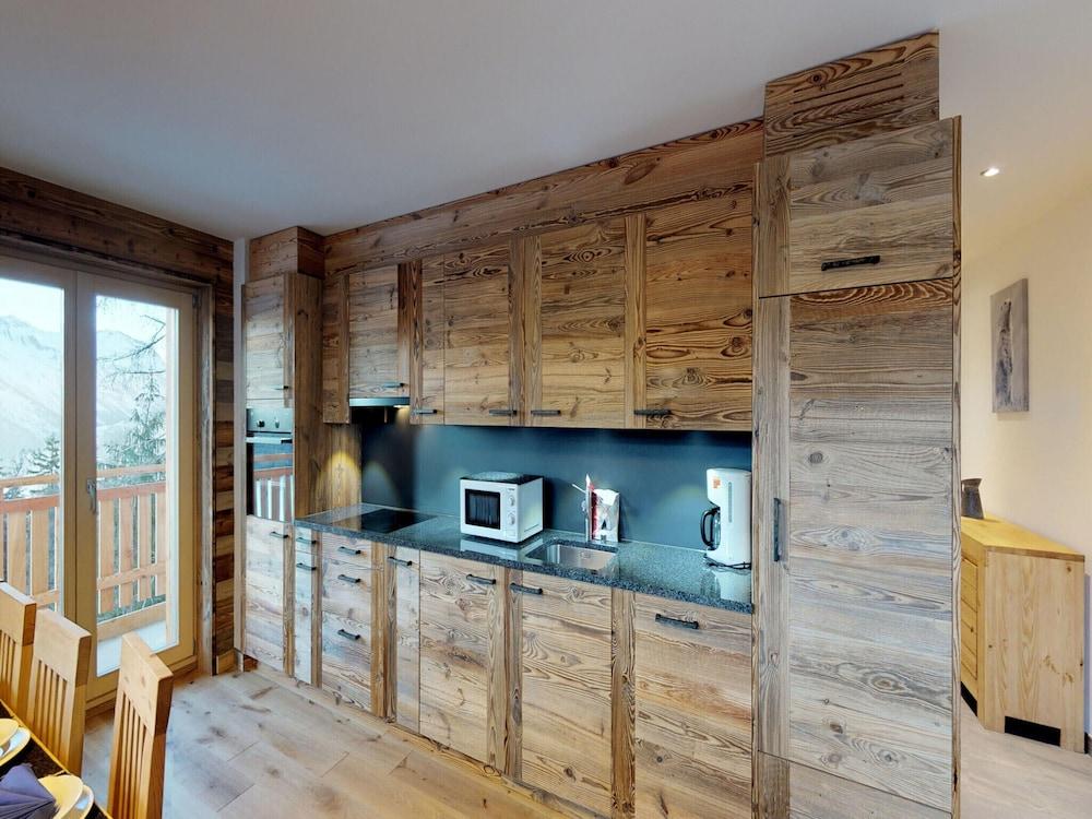 5-bedroom Apartment in Veysonnaz