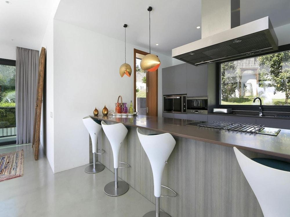 Holiday Home With Manicured Gardens