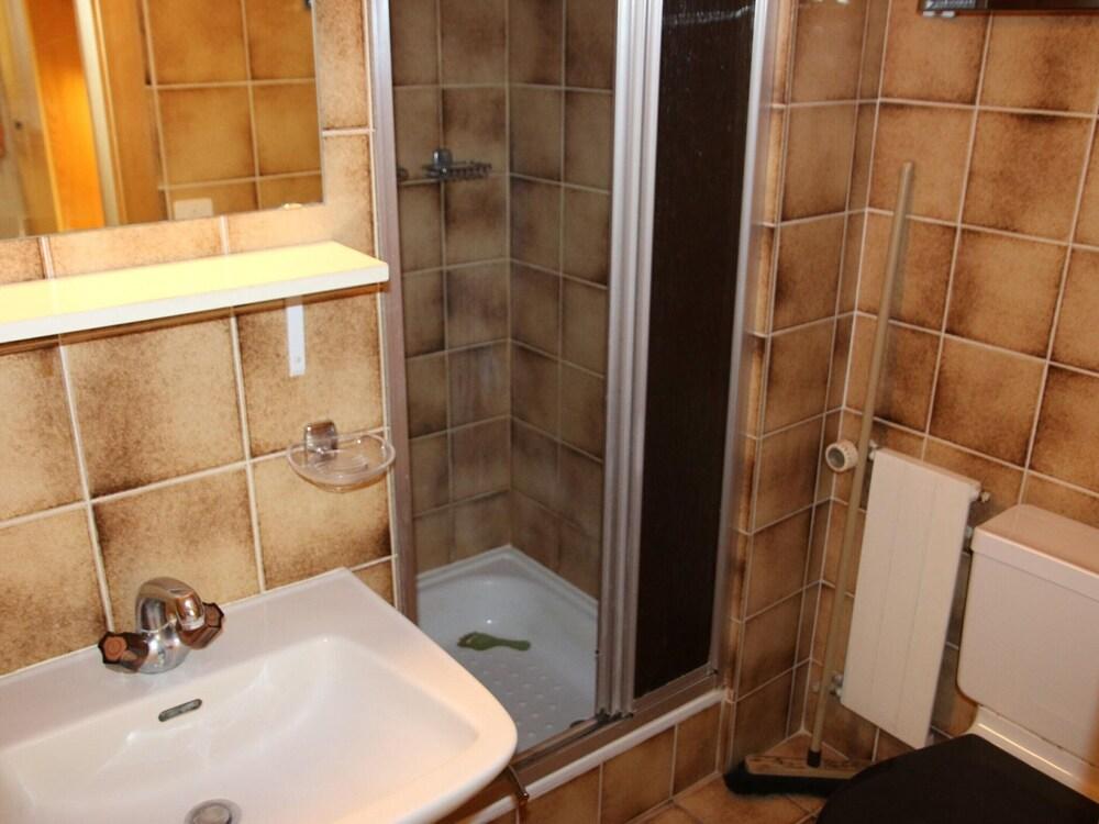 Stunning Apartment With Mountain Views