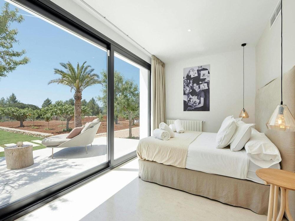 Holiday Home With Outdoor Cinema