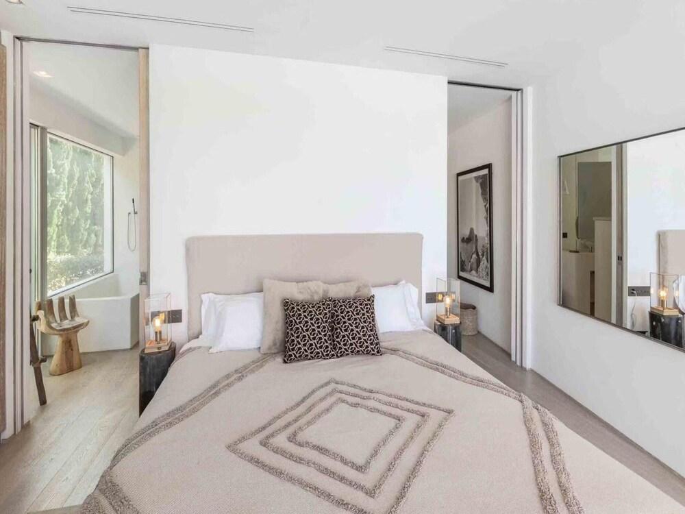 Holiday Home With Pool Area