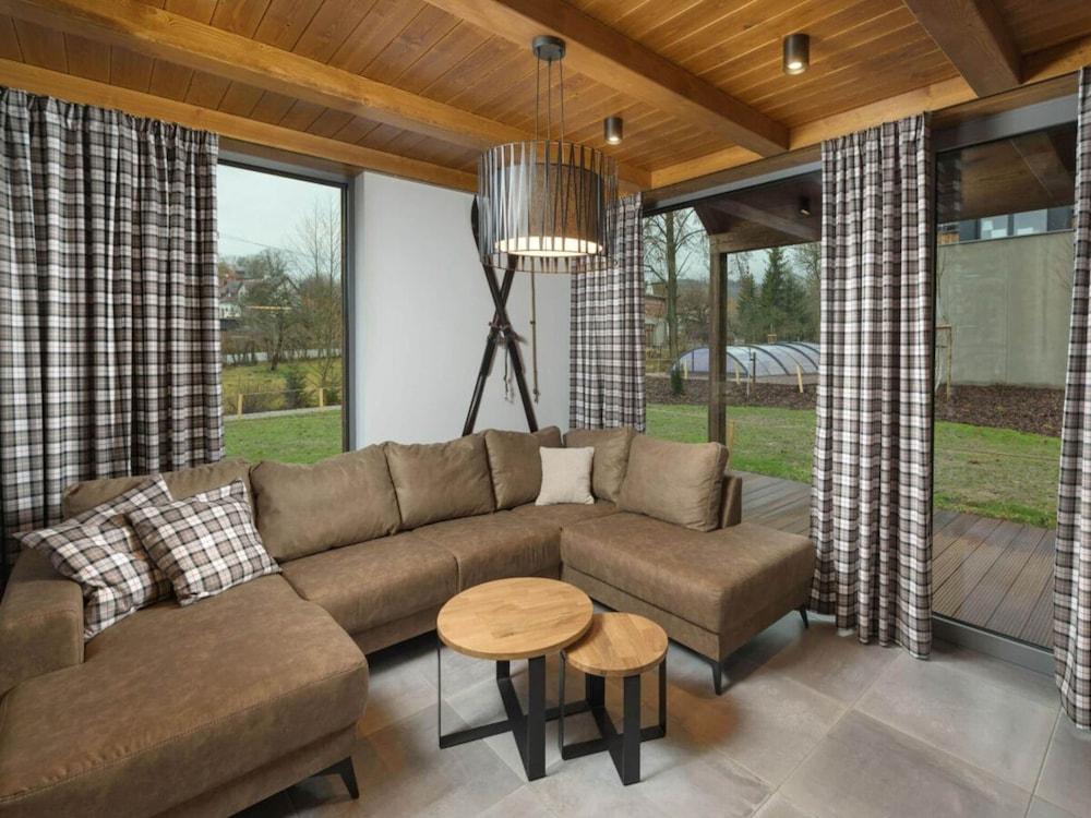 Spacious Villa With Good Ambience