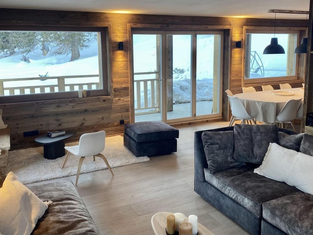 Chalet With Stunning View and Jacuzzi