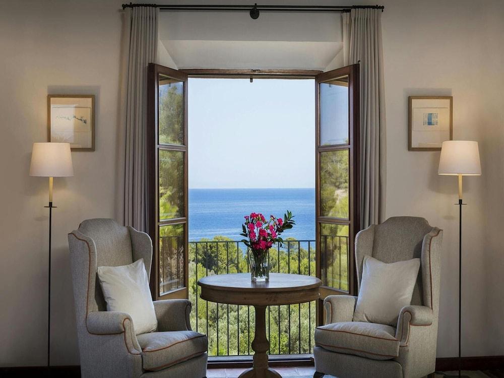 Holiday Home With Spacious Lounge Area