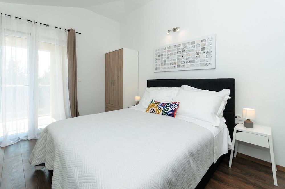 Luxury Villa With Heated Pool, Terrace, and Outdoor Amenities for Relaxation