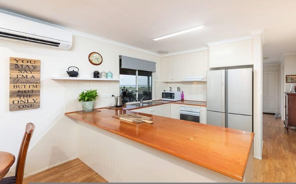 Milang Lakefront Retreat