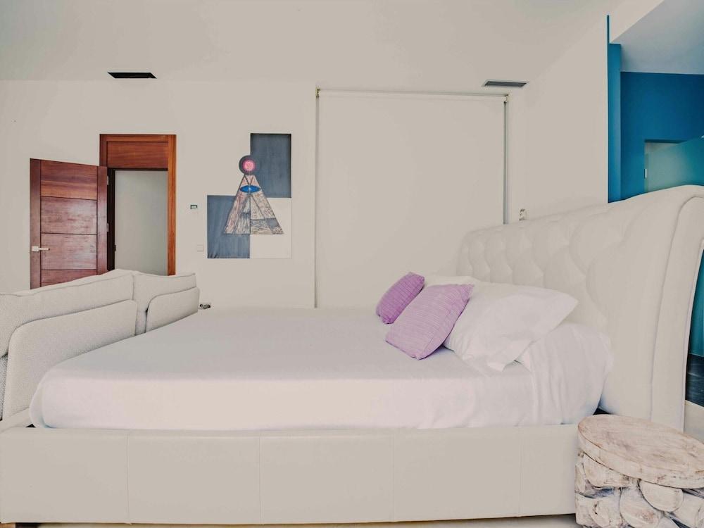 Holiday Home With Whirlpool Bathtub