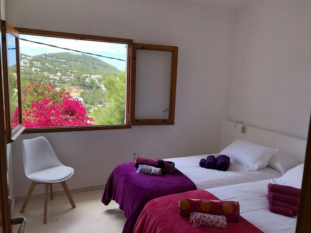 Holiday Home With Spacious Pool