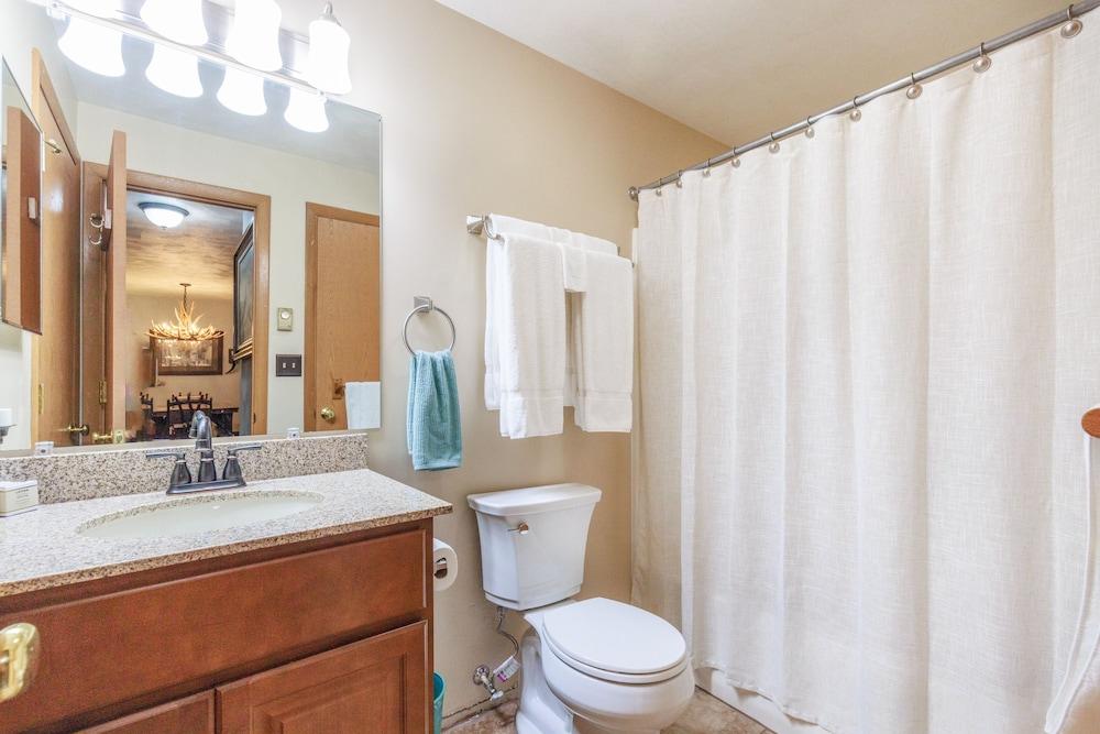 Seven Springs Resort 1br Condo, Shuttle To Slopes! 1 Bedroom Condo