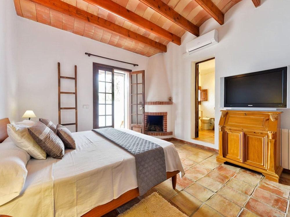 Inviting Villa With Beautiful Outdoor Area