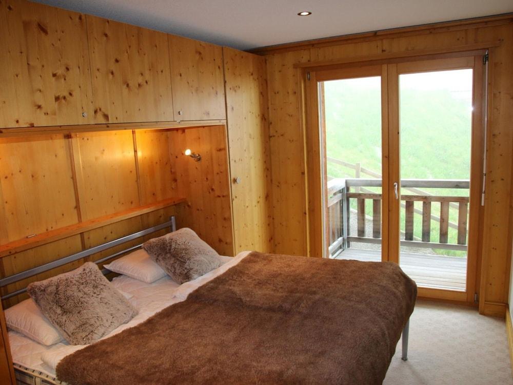 Traditional Apartment With Balcony