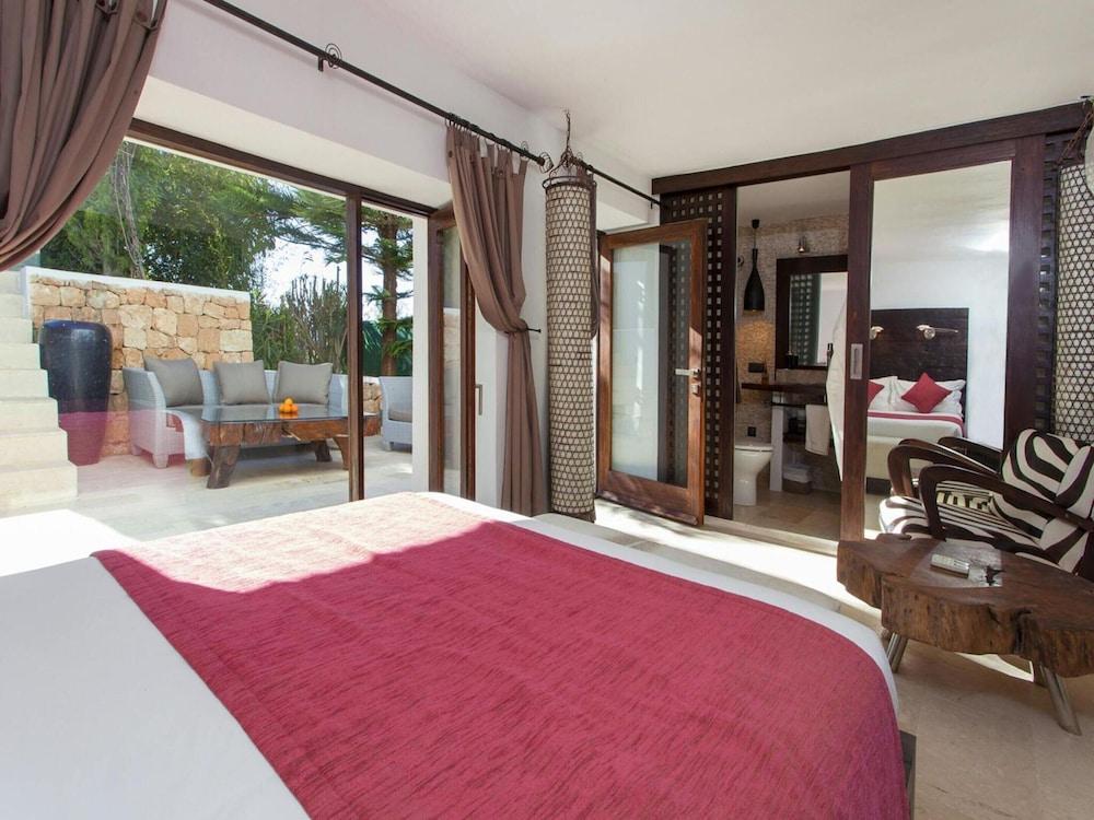 Holiday Home With Barbecue Space