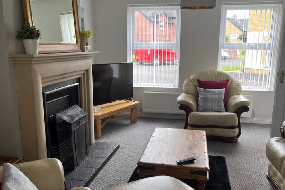 Portrush - 3 Bed - 2 Bath - Parking - Pet Friendly