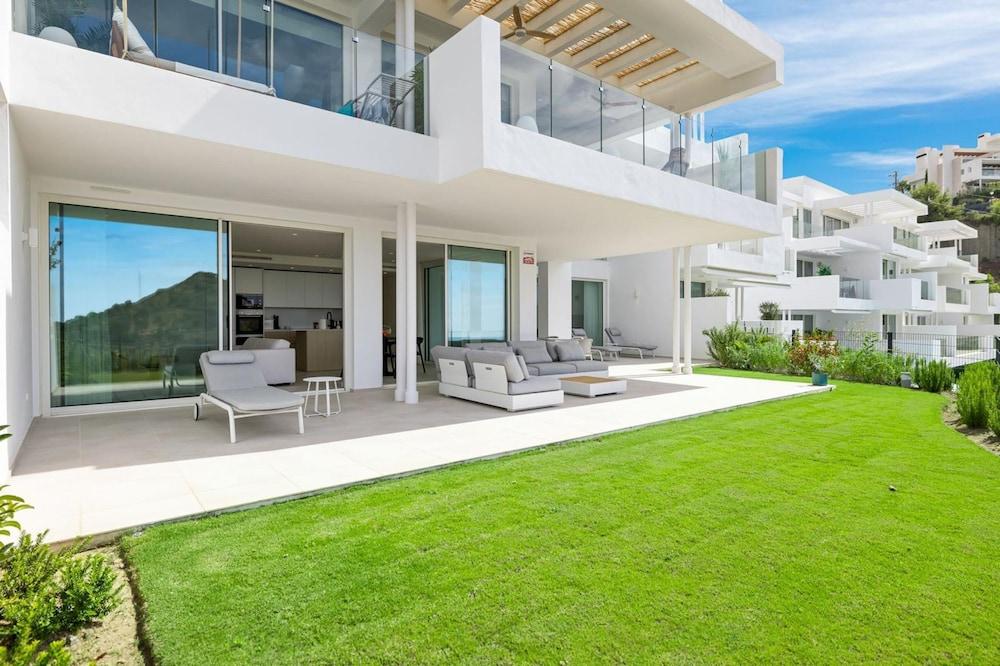 Hillside Flat With Pool in Palo Alto - Ref M49