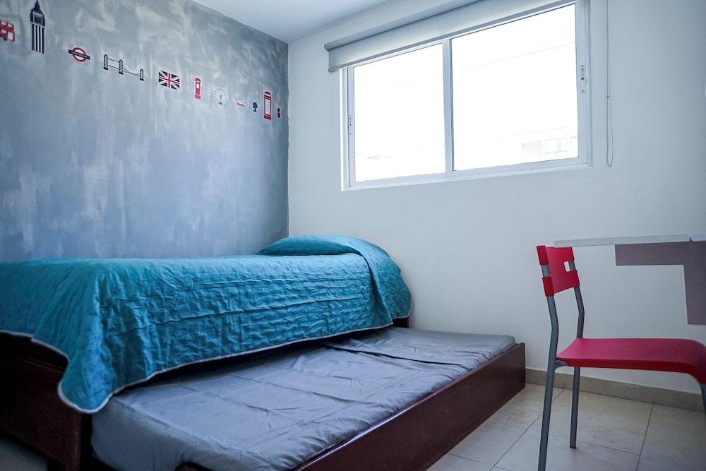 Poliforum Modern 2BR Modern Apartment