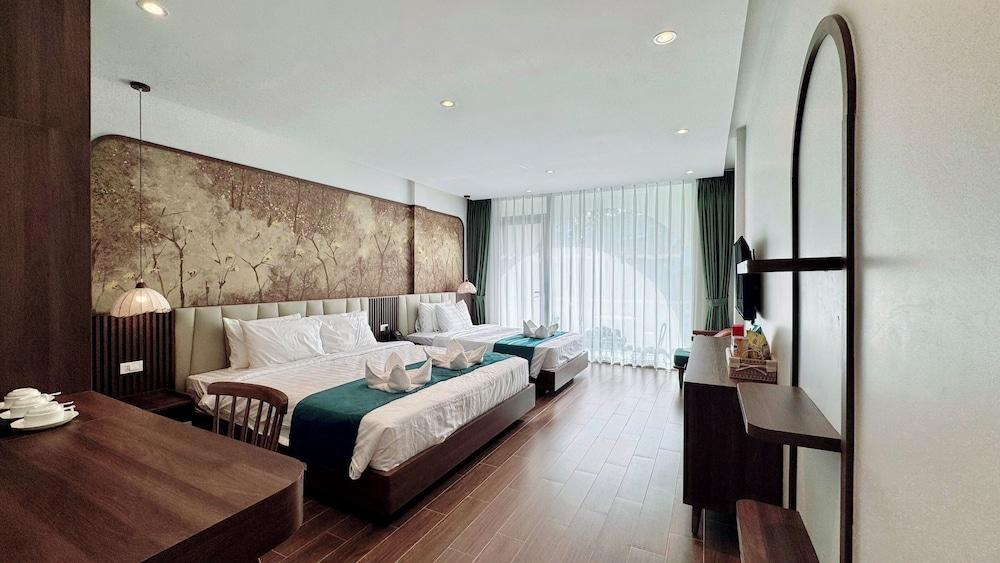 Sunrise Mountain View Resort