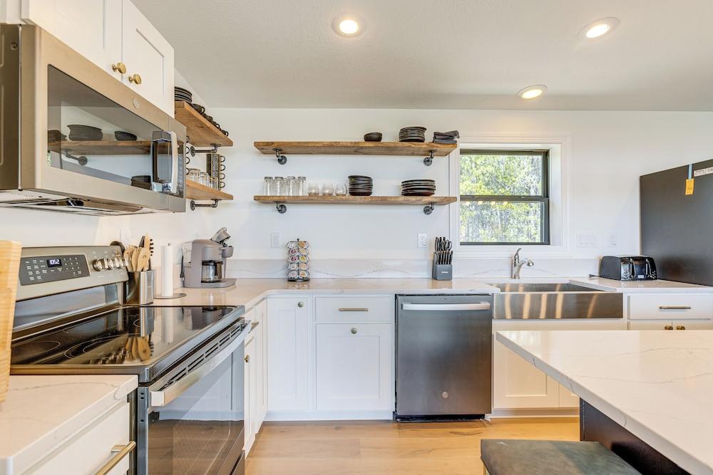 3 Mi to Fairplay Beach: Mountain Getaway