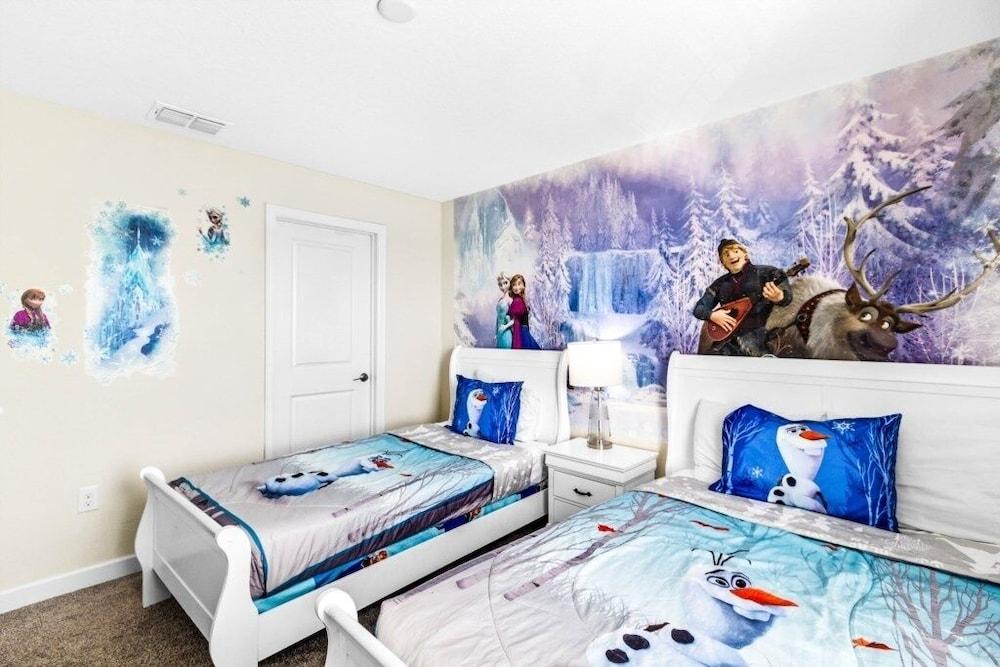 More Space Than Needed Huge 6 Bedroom Home! 6 Villa