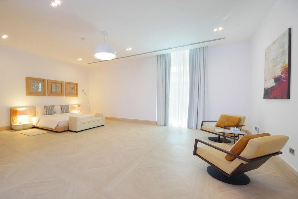 Silk Valley - Grand 6B Beachfront Villa