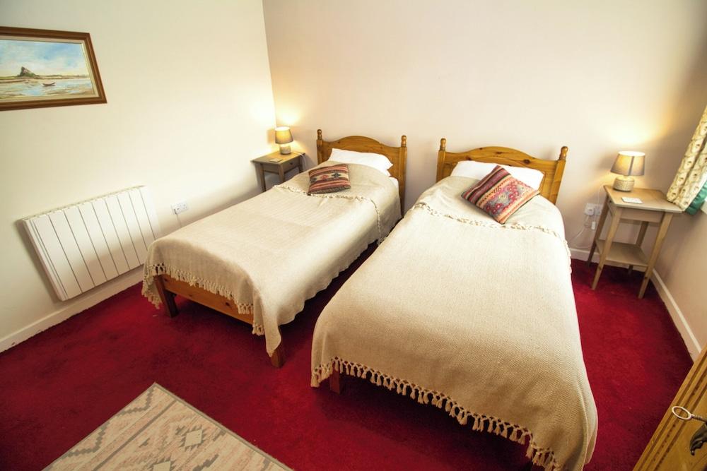 Accessible Bungalow - 4 Beds 2 Baths -dog Friendly