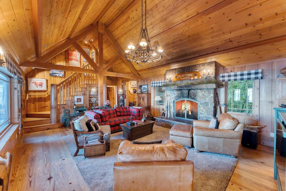 Homewood Lakefront by Avantstay Private Beach & Lake Access + Views!