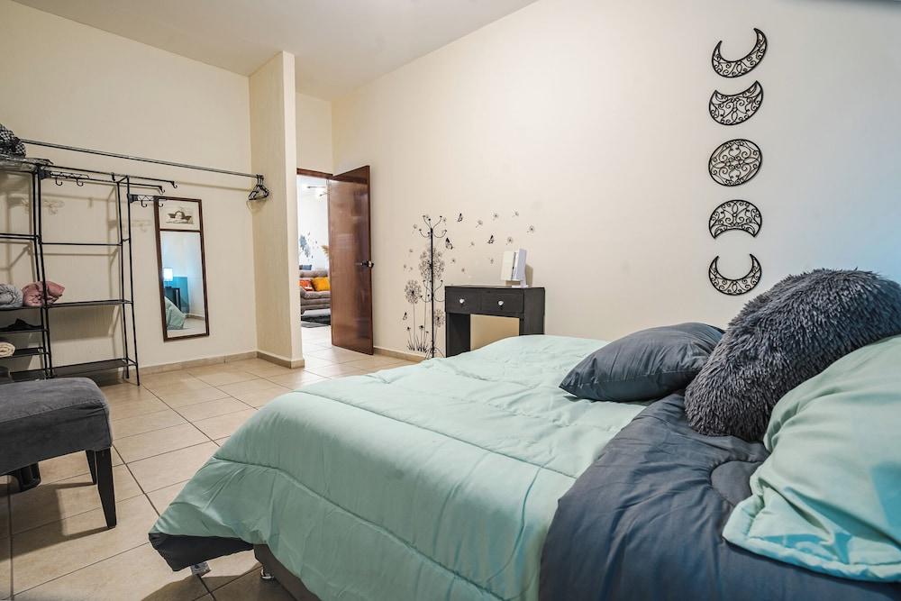 Modern and Tranquil Apartment in Tonala