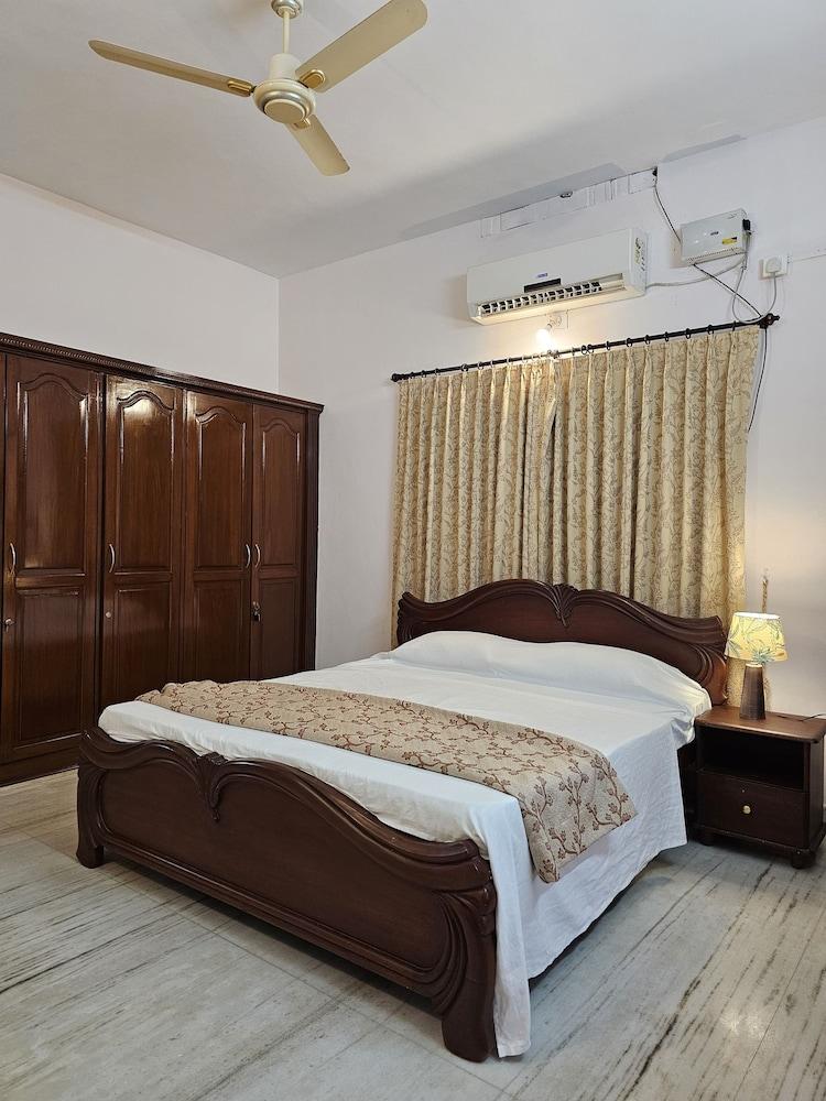 De Royale Summit Home Stay