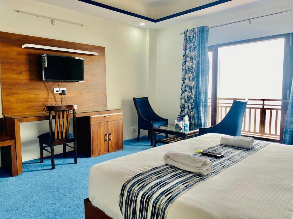 The radiance Premium Hotel- chail kufri