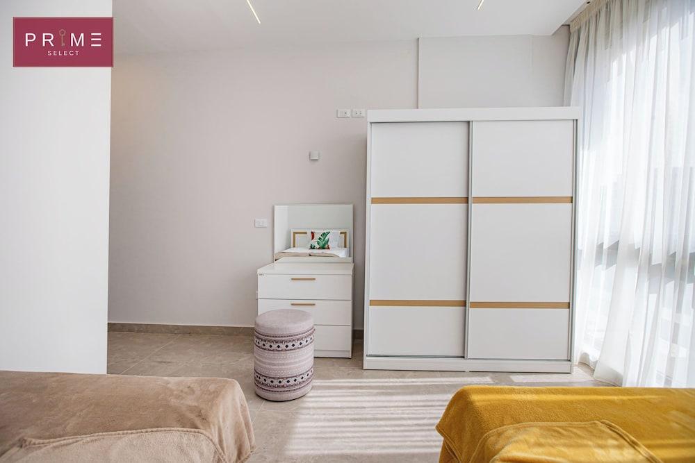 Prime Select Lake View