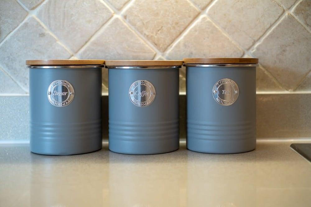 Host Stay Regency Square Apartment