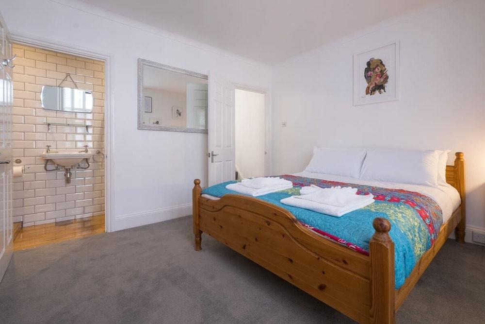 Host Stay Over Arches