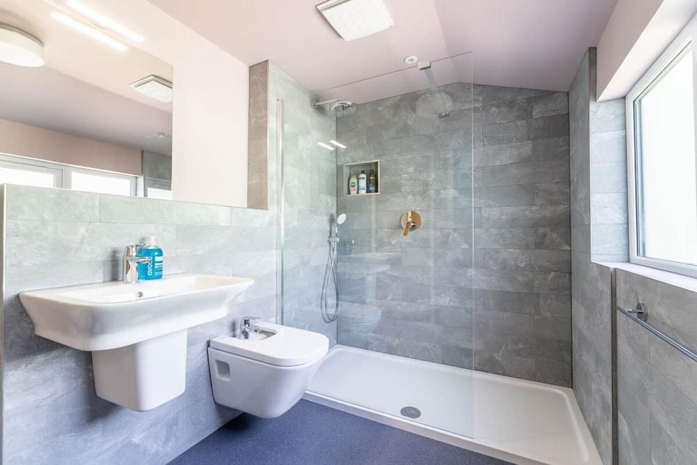 Host Stay Kemp House