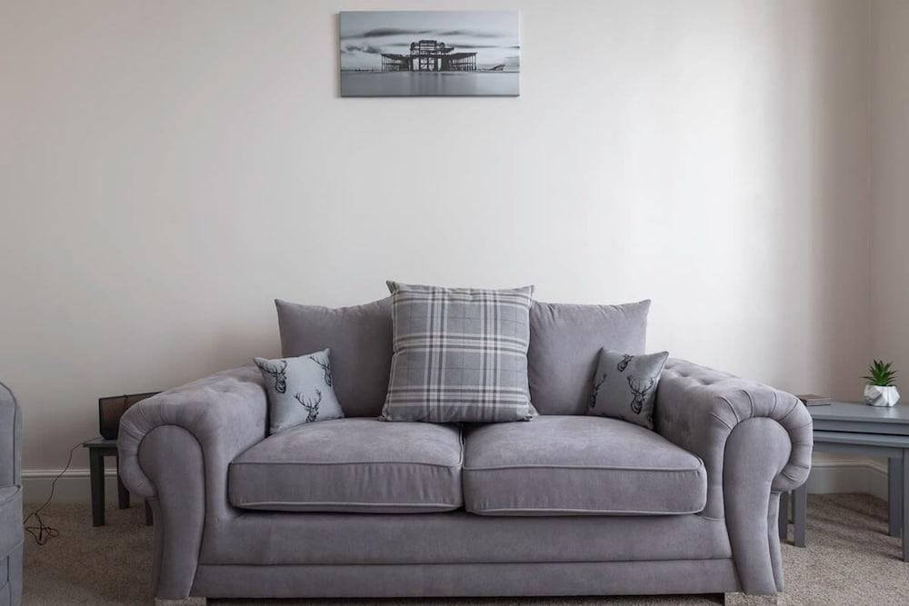 Host Stay Devonshire Place Apartment