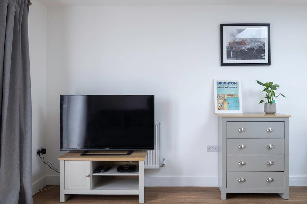 Host Stay Downland Studio