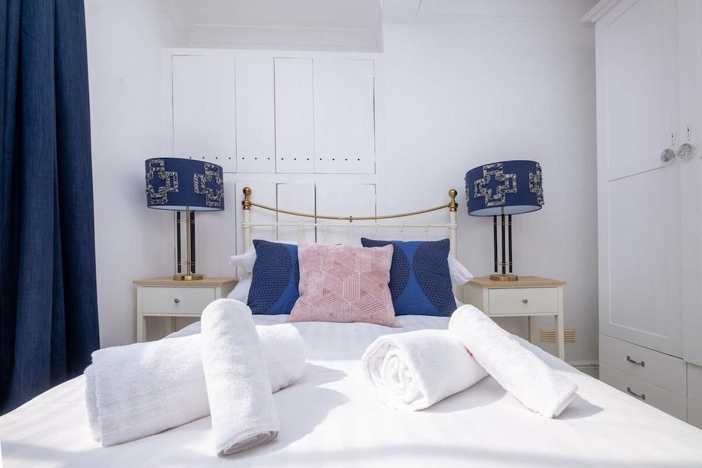 Host Stay Guildford Apartment