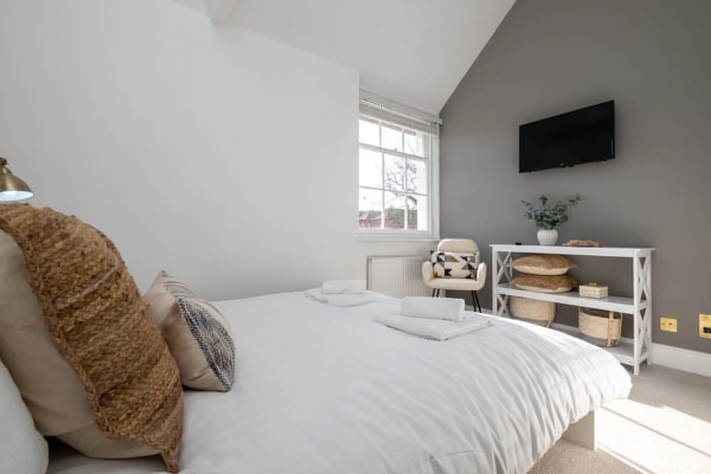 Host Stay Olde Place Cottage