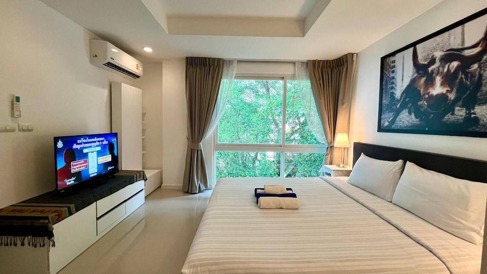 6-58 - 2 Bdr Spacious Penthouse With Shared Pool