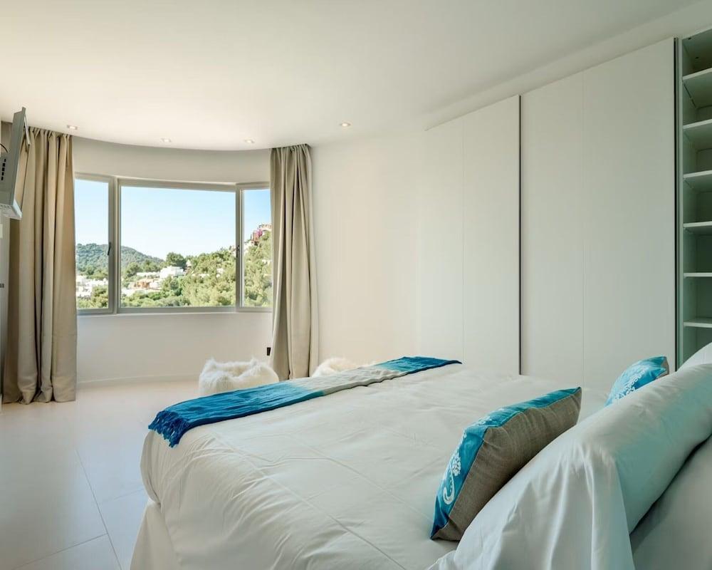 Charming Villa in Delightful Gateway