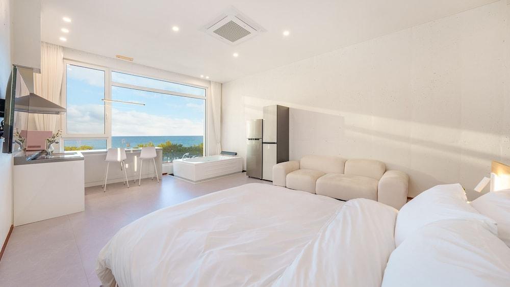 Gangreung cn6 Ocean View spa Poolvilla