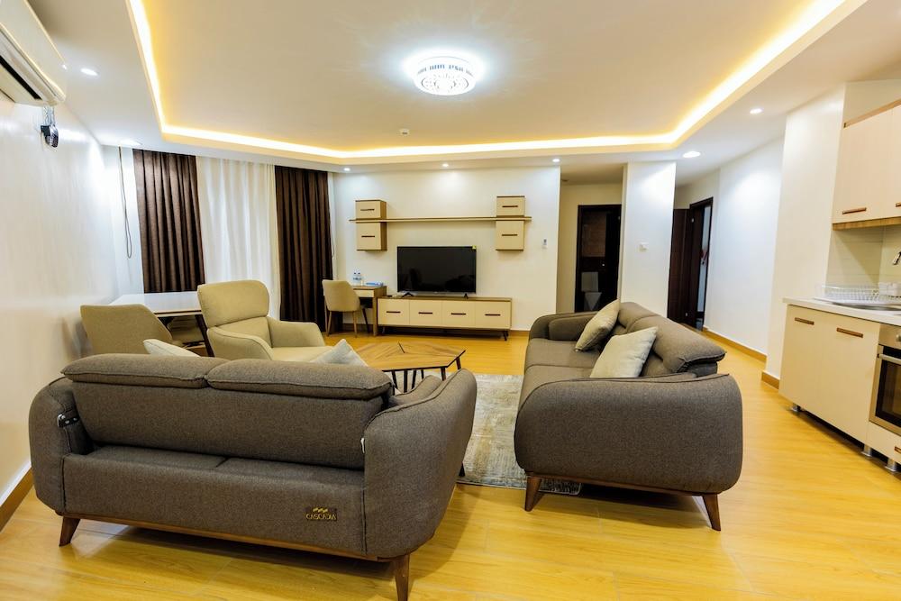 Cascadia Serviced Apartments