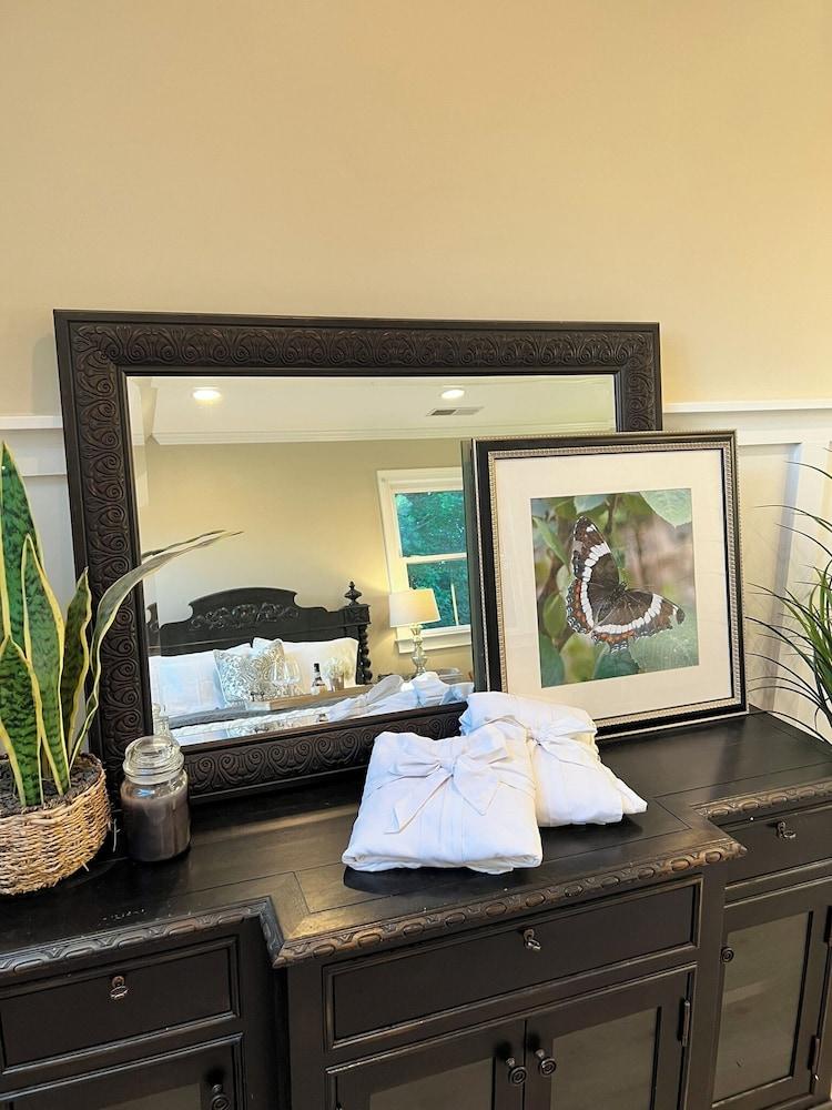 Lakeside Valley Vineyards B&B