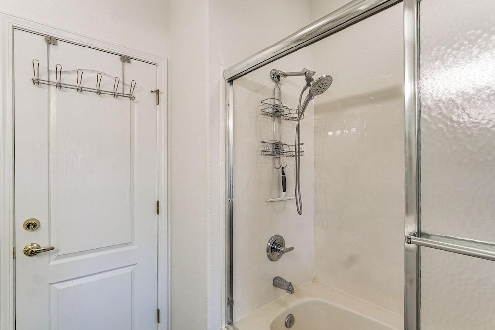 'sunshine Shack' Lake Ozark Condo: Pool, Lake View