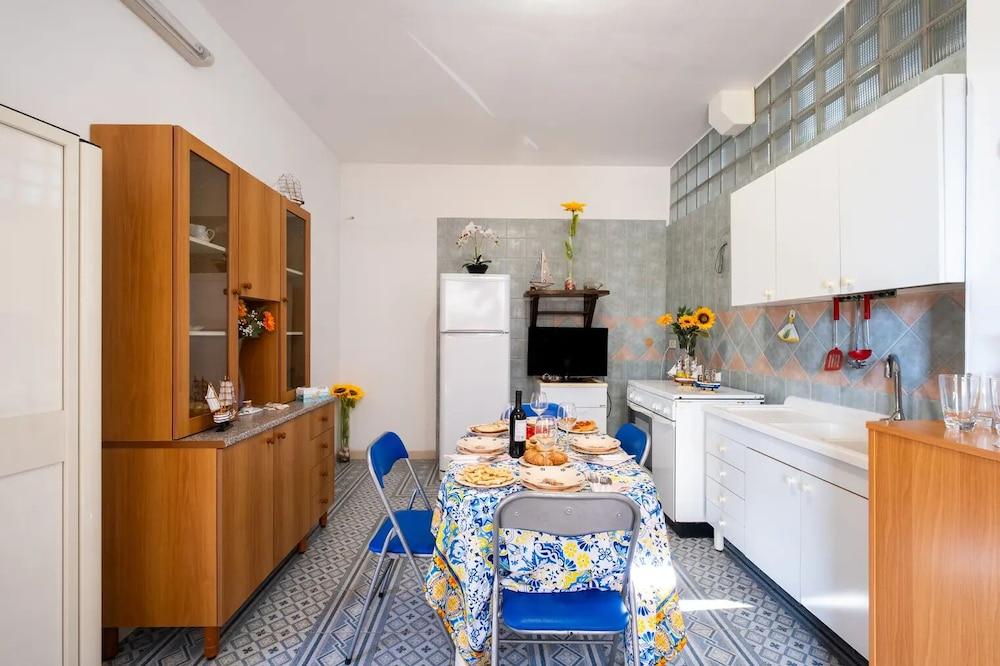 Apartment Tritone in Luxury Villa With Shared Pool